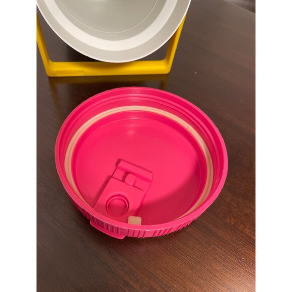 Vintage '90's Igloo 1/2 Gallon Cooler - Picture 8 of 8